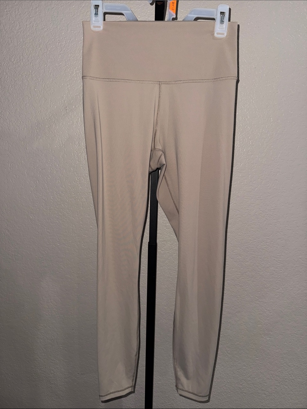 Everlane Perfrom Leggings size medium